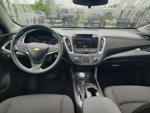 Used 2025 Chevrolet Malibu LT FWD image 7