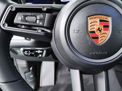New 2026 Porsche Cayenne Coupe AWD/4WD image 9