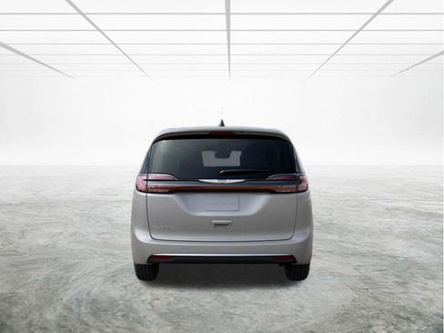 New 2026 Chrysler Pacifica Select image 7