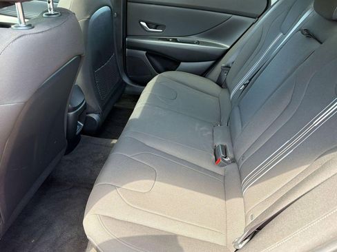 Used 2025 Hyundai Elantra SEL FWD image 14