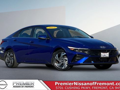 Used 2025 Hyundai Elantra Limited image 1