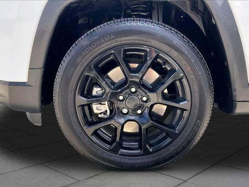 New 2026 Jeep Compass Latitude AWD/4WD image 11