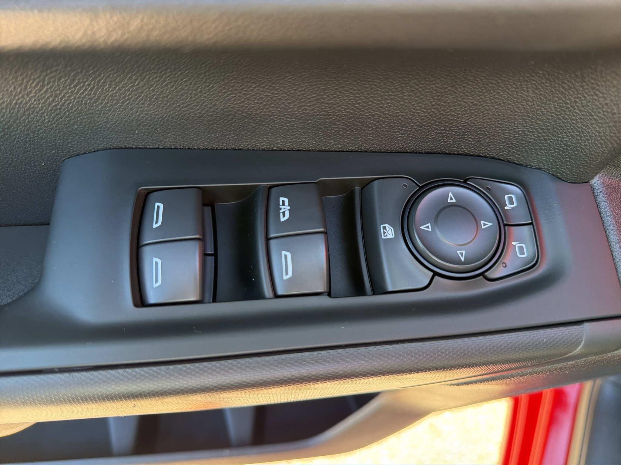Used 2025 Chevrolet Silverado 1500 Custom Trail Boss w/ Dark Appearance Package AWD/4WD image 23