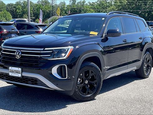 Used 2024 Volkswagen Atlas Peak Edition SEL AWD/4WD image 3