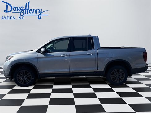Used 2020 Honda Ridgeline Sport image 2