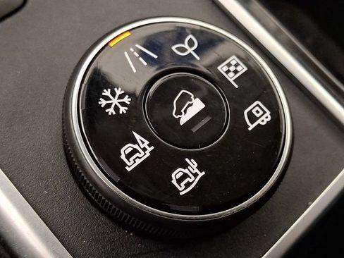 Used 2022 Nissan Pathfinder SV AWD/4WD image 25