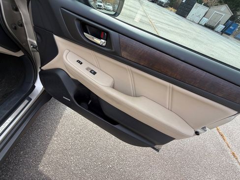 Used 2018 Subaru Outback 3.6R Limited image 35