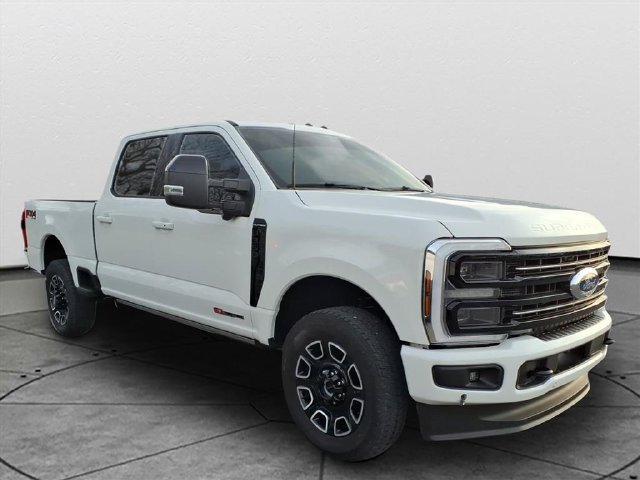 Used 2025 Ford F350 Platinum AWD/4WD image 3