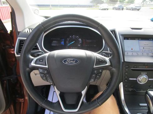 Used 2017 Ford Edge Titanium w/ Equipment Group 302A AWD/4WD image 13