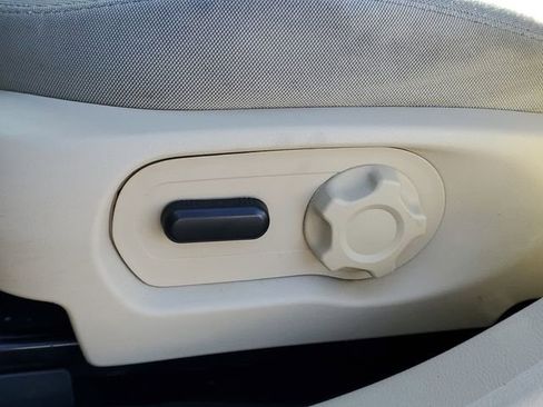 Used 2014 Ford Taurus SEL image 11