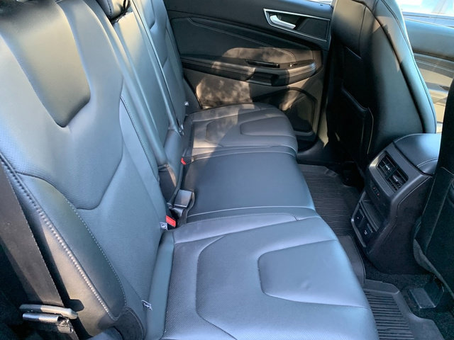 Used 2017 Ford Edge Titanium w/ Equipment Group 301A AWD/4WD image 16