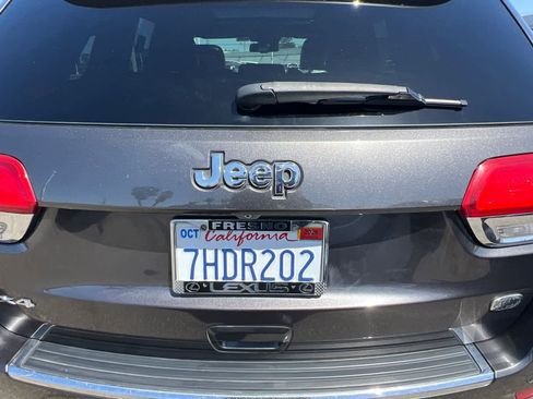 Used 2014 Jeep Grand Cherokee Overland w/ Advanced Technology Group image 19