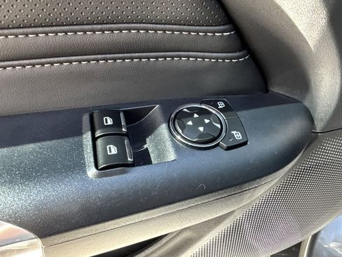 Used 2025 Ford Mustang Premium image 17