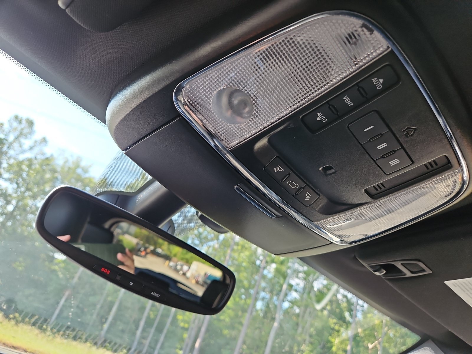 Used 2020 Jeep Grand Cherokee Altitude AWD/4WD image 30