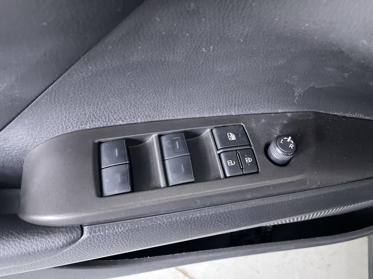 Used 2023 Toyota Camry SE FWD image 12