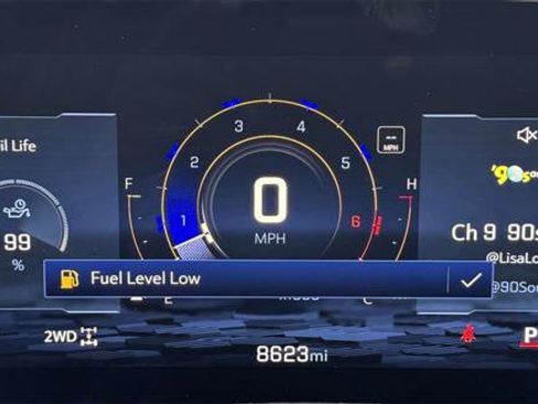 Used 2025 Chevrolet Suburban Premier image 25