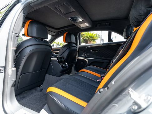 New 2026 Bentley Flying Spur Plug-In Hybrid AWD/4WD image 17