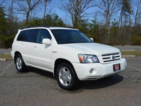 Used 2004 Toyota Highlander Limited AWD/4WD image 3
