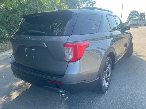 Used 2024 Ford Explorer XLT w/ Equipment Group 202A RWD image 5