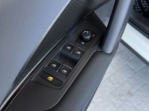 New 2026 Volkswagen Tiguan SE R-Line image 10