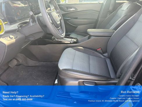 Used 2026 Chevrolet Trax LT FWD image 3