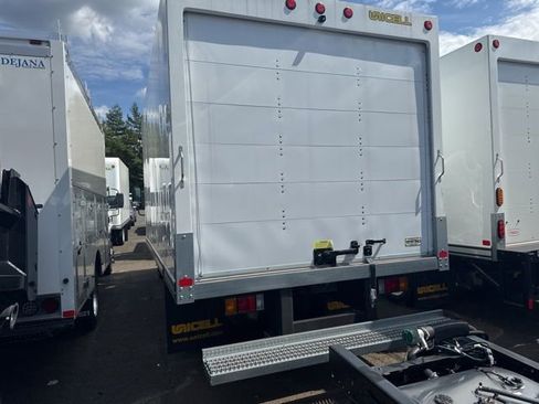 New 2024 Chevrolet Low Cab Forward RWD image 5