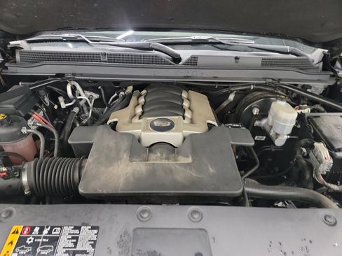 Used 2019 Cadillac Escalade Luxury w/ LPO, Radiant Package image 25