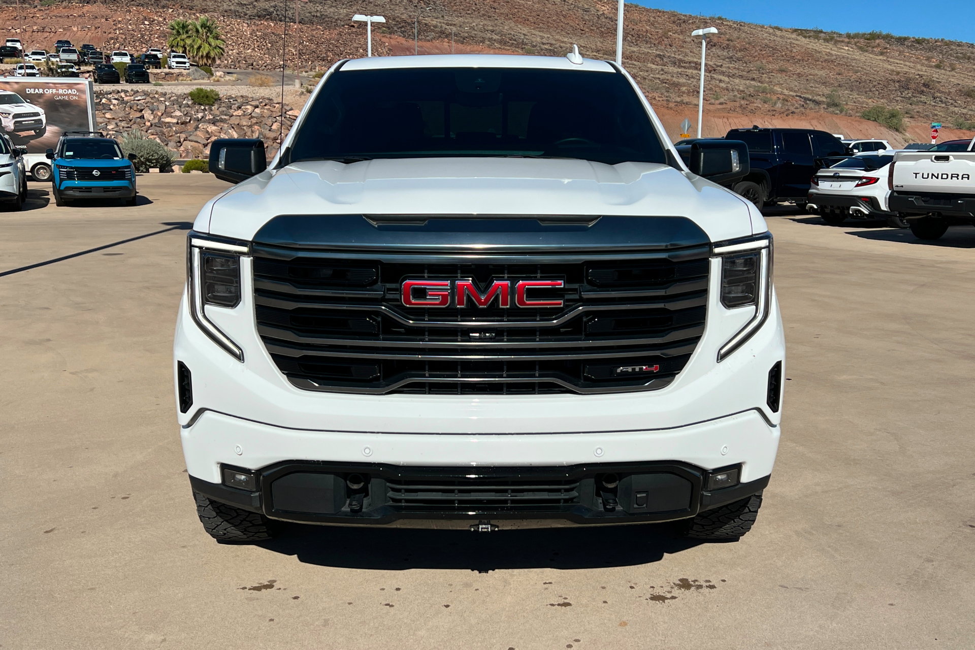 Used 2023 GMC Sierra 1500 AT4 w/ AT4 Premium Package AWD/4WD image 9