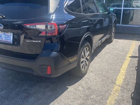 Used 2021 Subaru Outback Premium AWD/4WD image 3