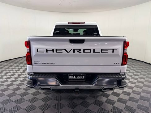Used 2023 Chevrolet Silverado 1500 LTZ w/ Z71 Off-Road Package AWD/4WD image 9