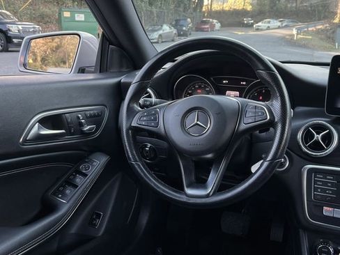 Used 2019 Mercedes-Benz CLA 250 CLA 250 image 18