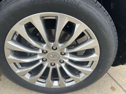 Used 2017 INFINITI QX80 4WD w/ Driver Assistance Package image 24