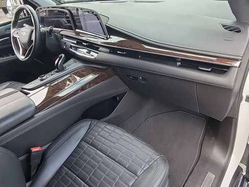 Certified 2021 Cadillac Escalade Sport Platinum image 29