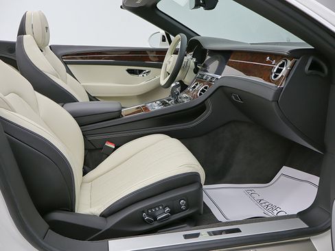 Certified 2021 Bentley Continental GT AWD/4WD image 40