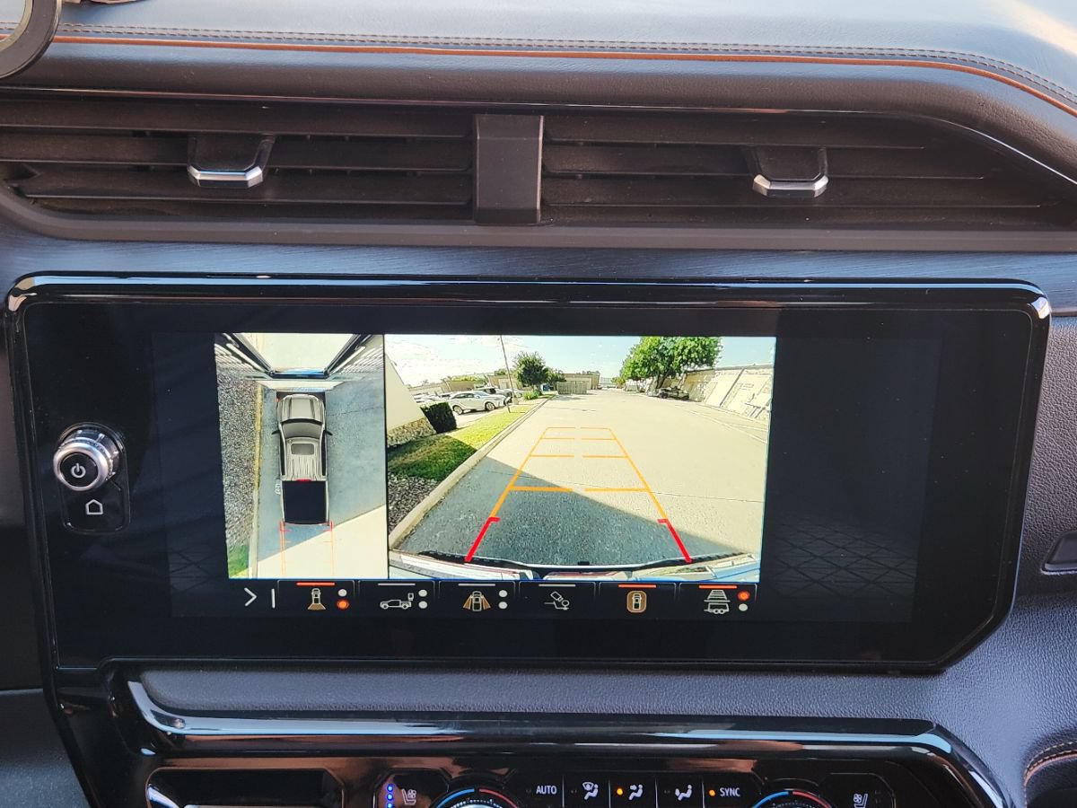 Used 2025 GMC Sierra 1500 AT4 w/ AT4 Premium Package AWD/4WD image 40
