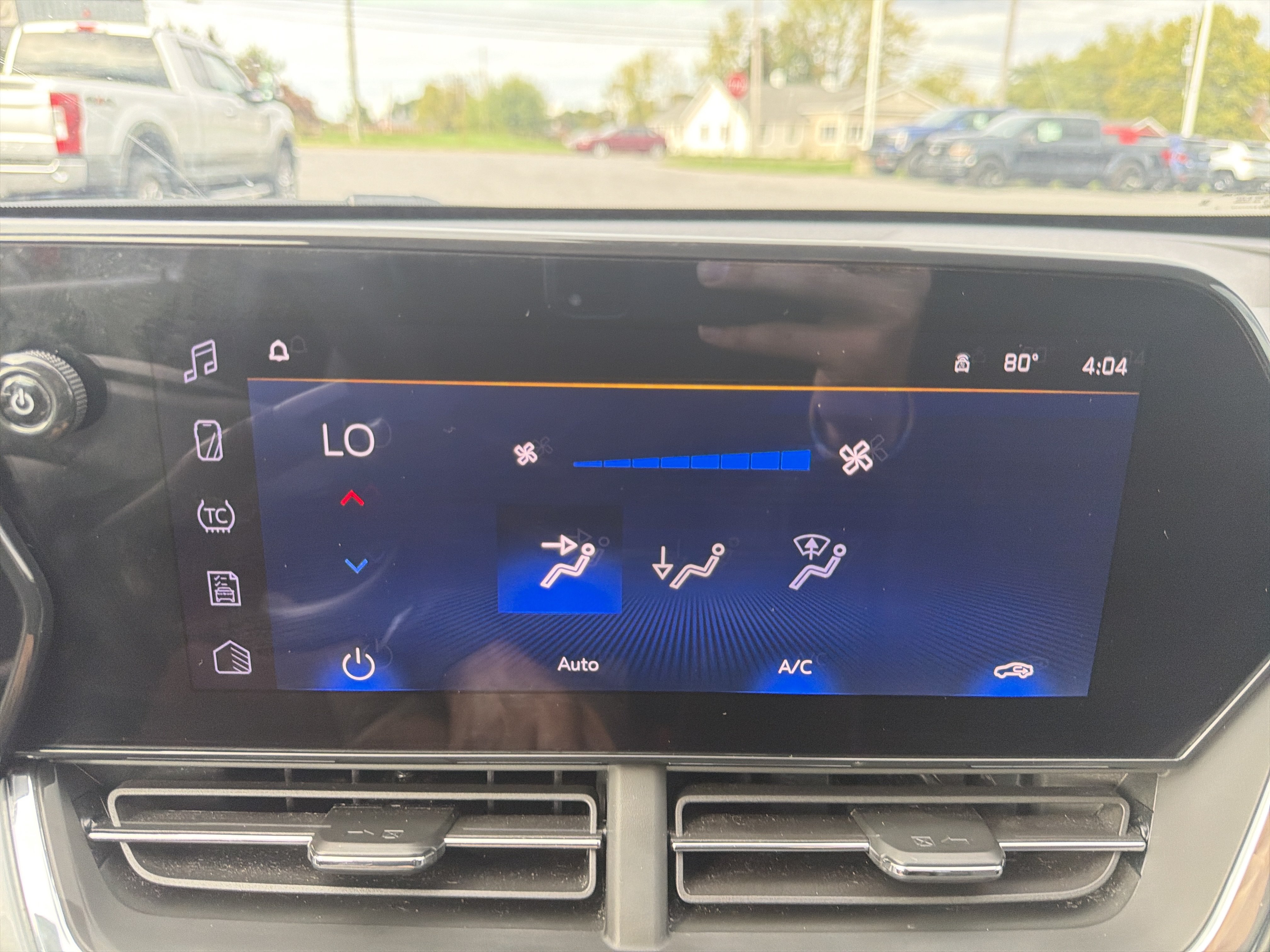 Used 2025 Chevrolet Trax LT FWD image 25