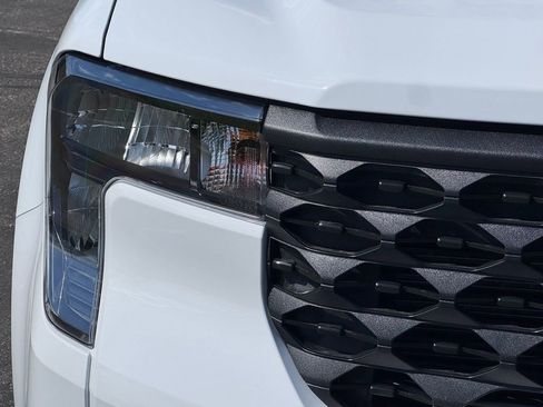 New 2026 Ford Maverick XLT FWD image 5