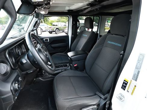 Used 2024 Jeep Wrangler Unlimited Rubicon 4xe AWD/4WD image 21