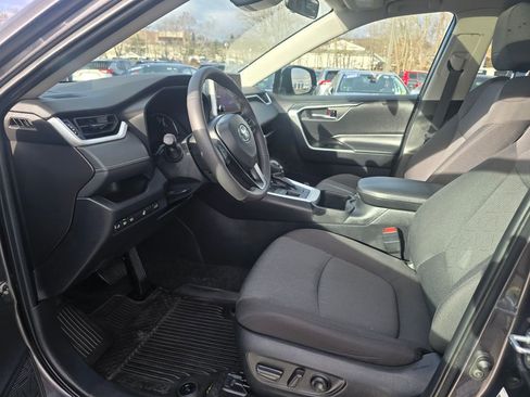 Used 2024 Toyota RAV4 XLE w/ Convenience Package image 15