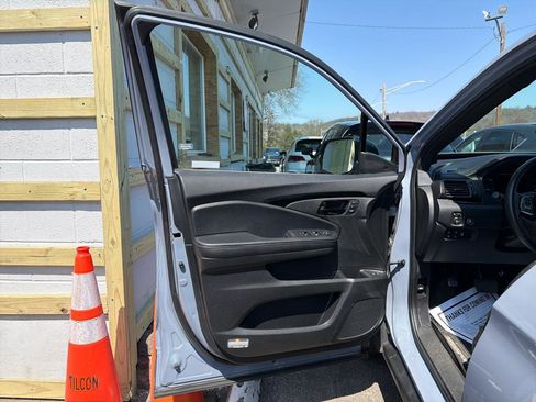 Used 2022 Honda Passport Elite image 16
