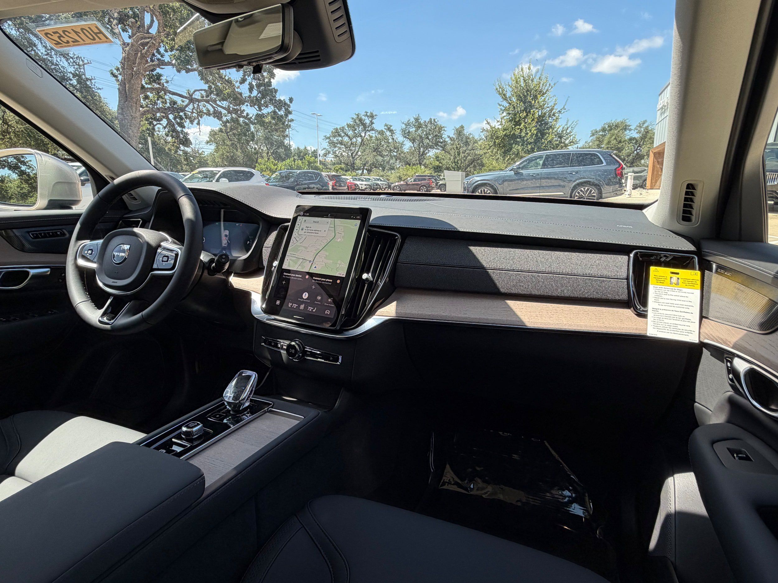 New 2026 Volvo XC90 T8 Plus w/ Protection Package Premier AWD/4WD image 11