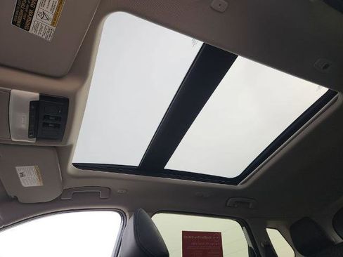 Certified 2025 Nissan Rogue Platinum image 16