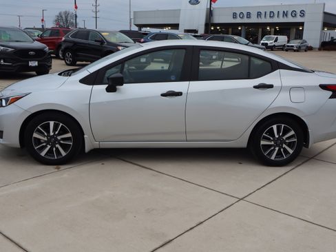 Used 2024 Nissan Versa S w/ S Plus Package image 8