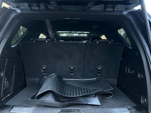 Used 2021 GMC Yukon Denali w/ Denali Premium Package image 33