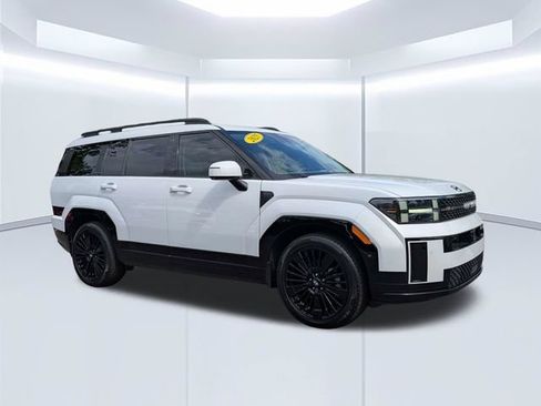 Used 2025 Hyundai Santa Fe Calligraphy FWD image 2