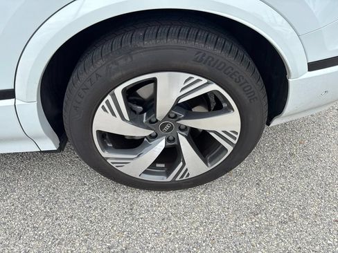 Used 2025 Audi Q6 e-tron Prestige AWD/4WD image 12