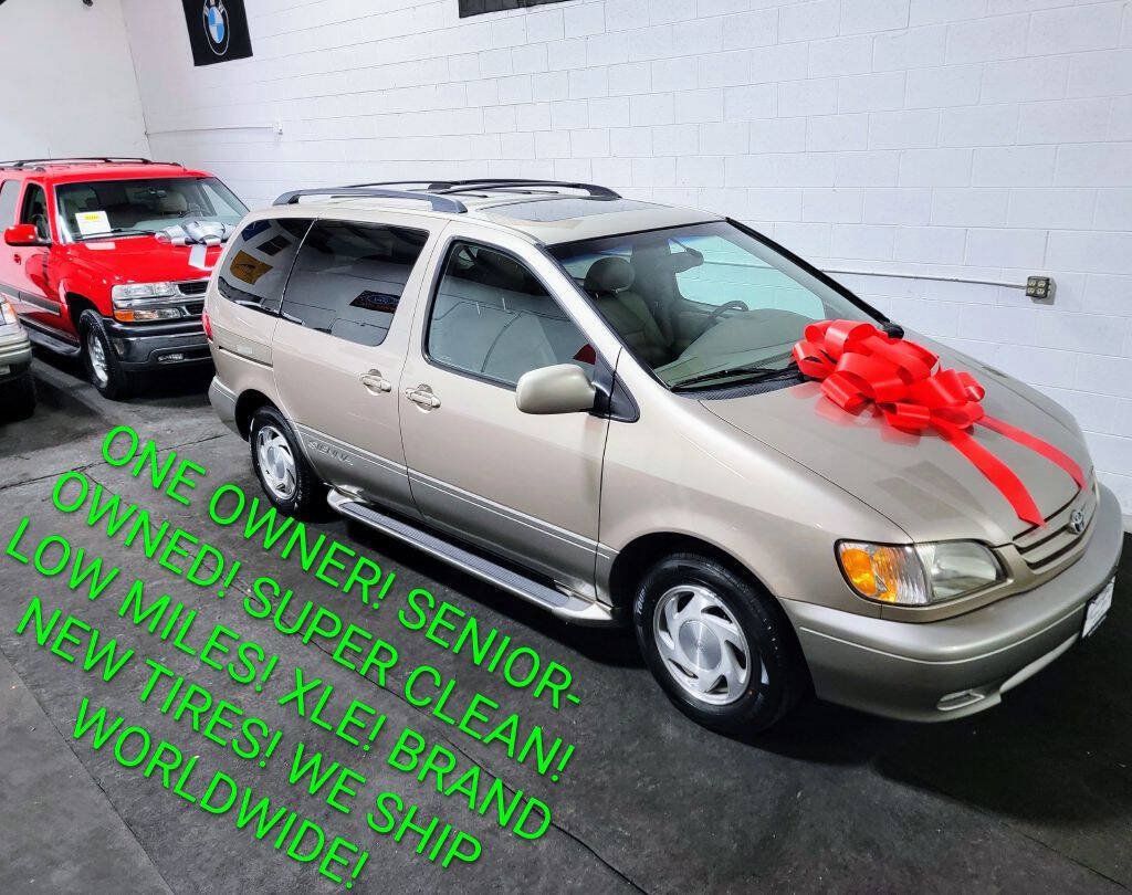Used 2002 Toyota Sienna XLE w/ XLE Luxury Pkg FWD image 1