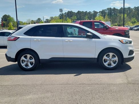 Used 2020 Ford Edge SE FWD image 2