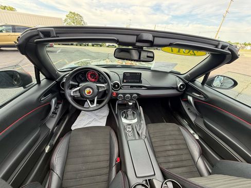 Used 2017 FIAT 124 Spider Abarth RWD image 19