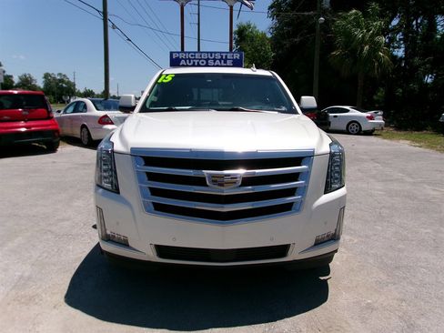 Used 2015 Cadillac Escalade Premium RWD image 3